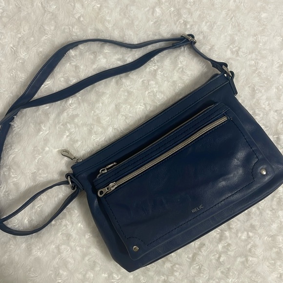 RELIC BY FOSSIL EVIE NAVY BLUE FAUX LEATHER CROSSBODY BAG - Picture 2 of 10